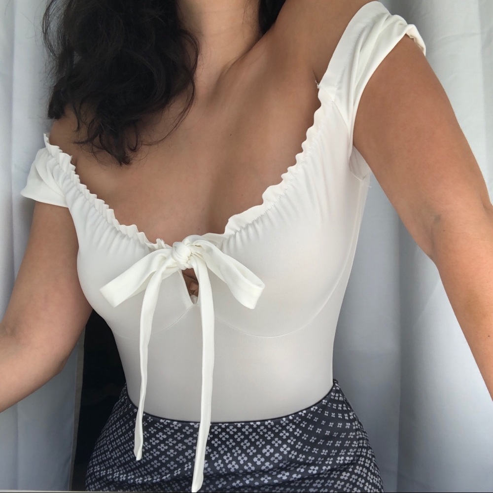 Delicate Ruffle Ribbed Babygirl Bodysuit